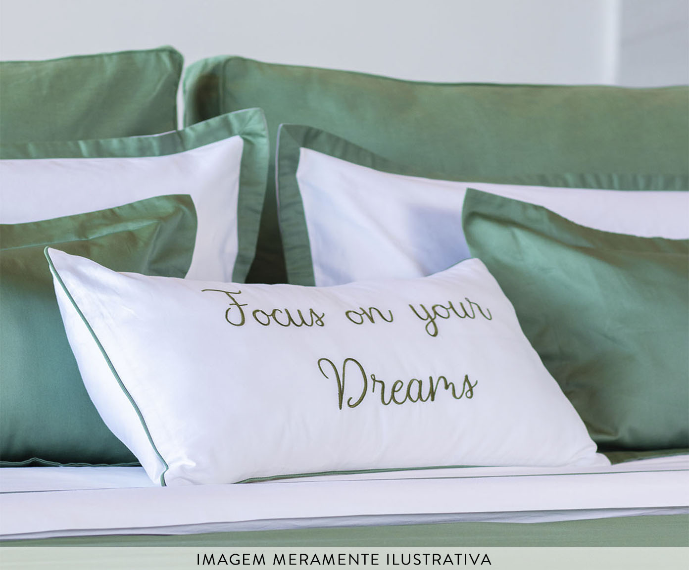 Almofada Bordada Focus On Your Dreams Branco Verde - image 1