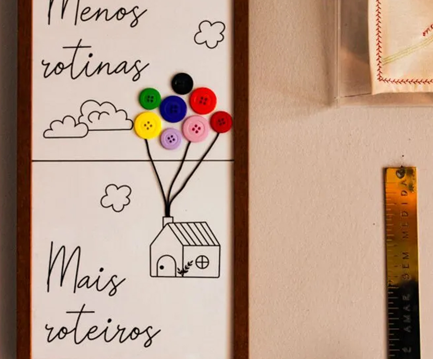 Conjunto de Azulejo Decorativo "Menos Rotina, Mais Roteiros Moldura Escura" - image 1