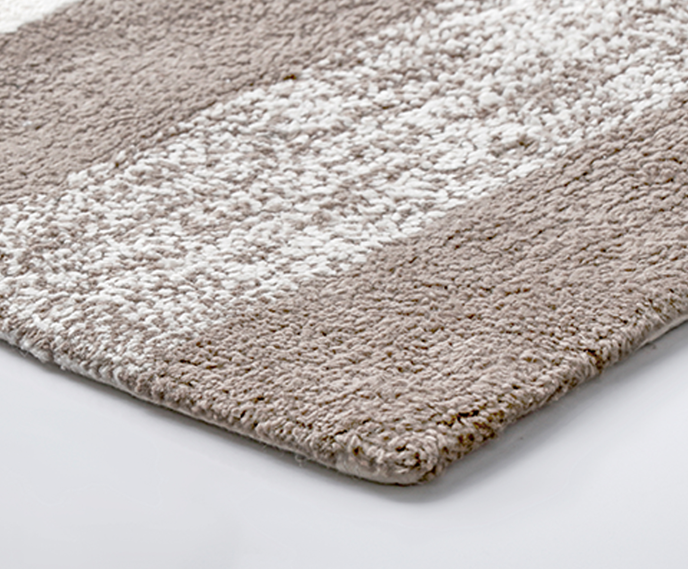 Tapete para Banheiro Trapezio Off-White e Bege - image 1