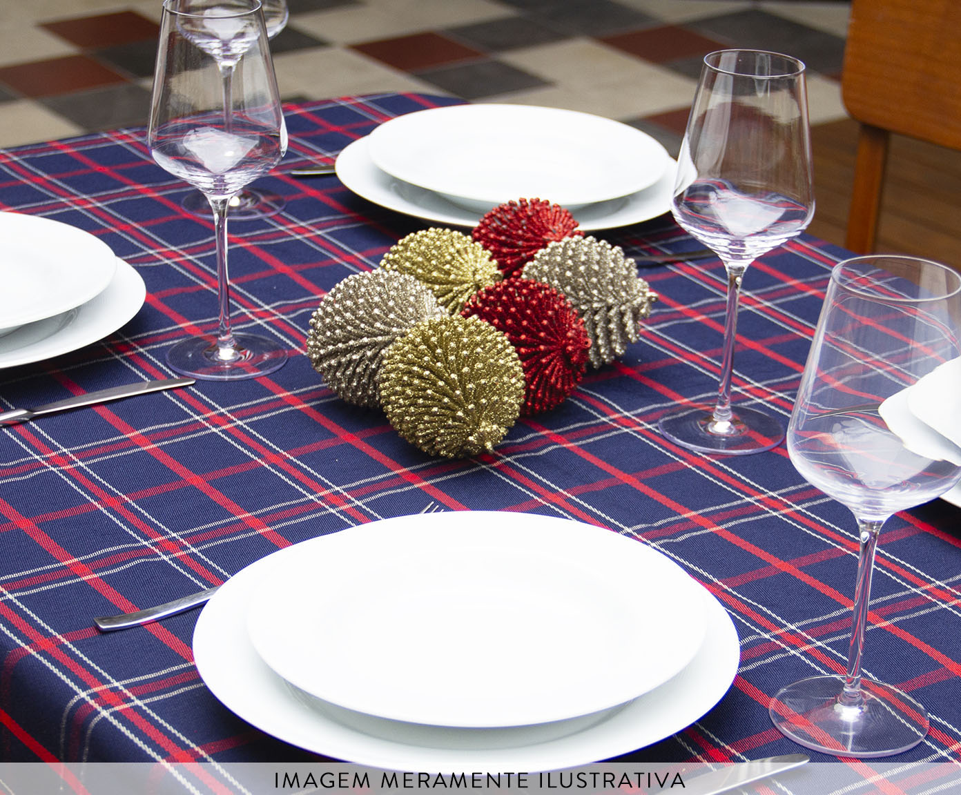 Toalha de Mesa Xadrez Azul e Vermelho - image 1