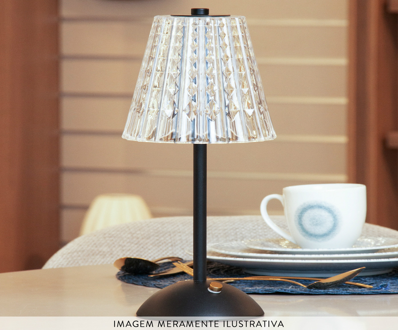 Lumin&aacute;ria de Mesa em Led Leumina Preta - image 1