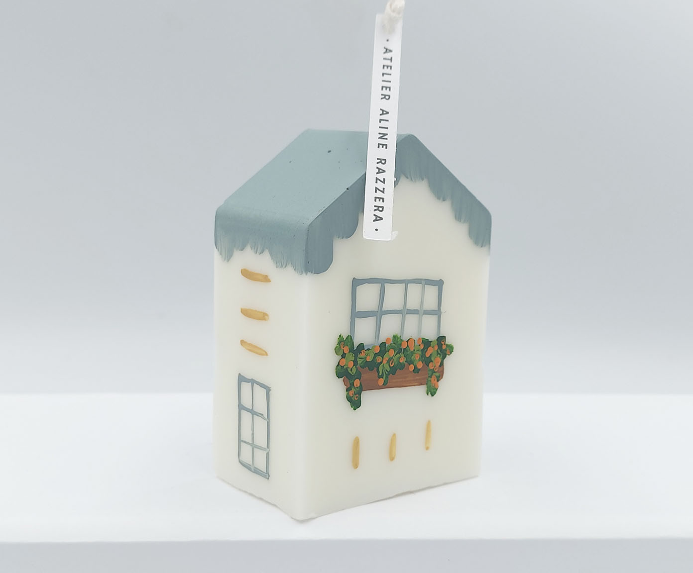 Vela Casinha Tradicional - image 1