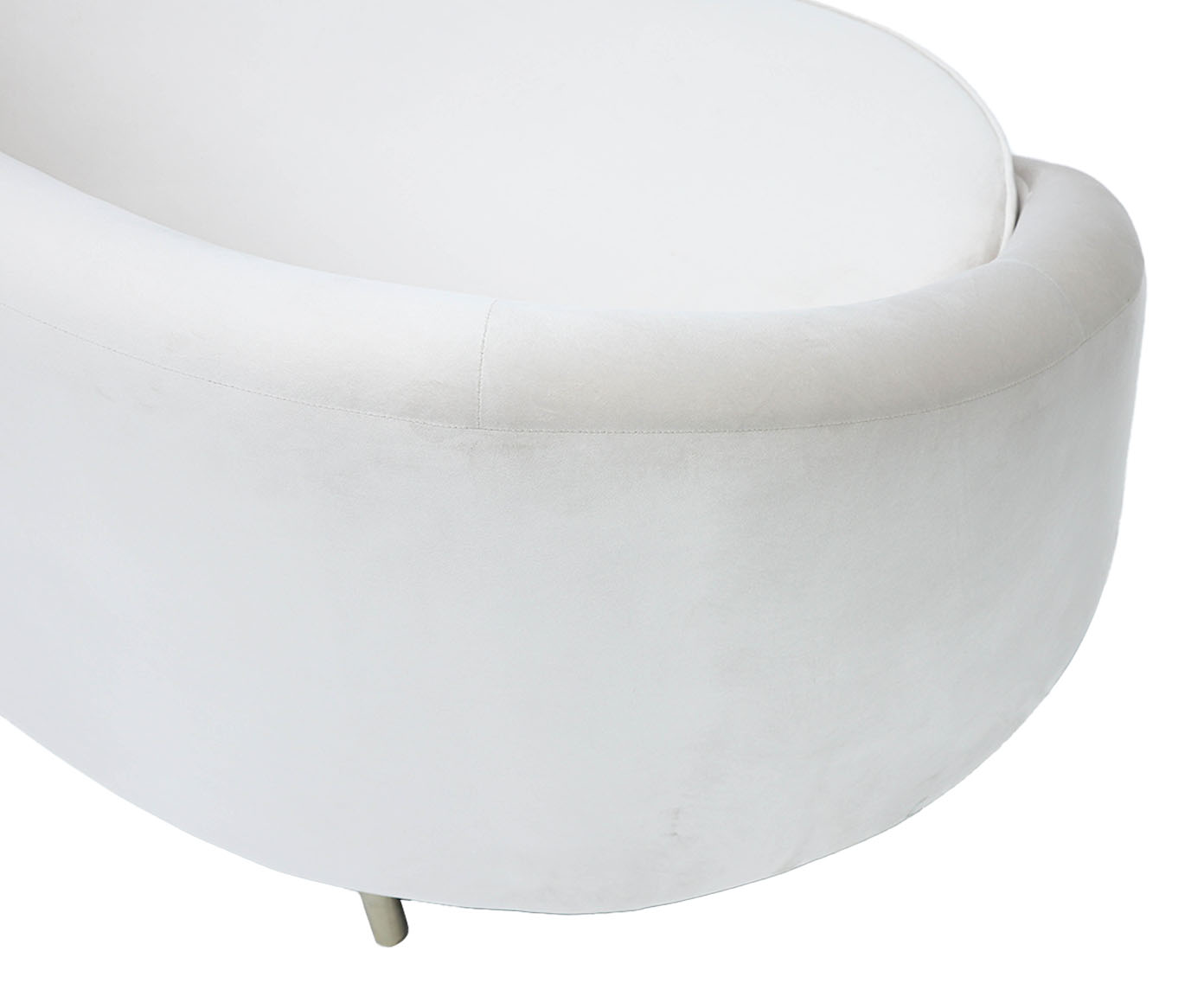 Sof&aacute; em Veludo Jayne com P&eacute;s Dourados - Off White image number 7
