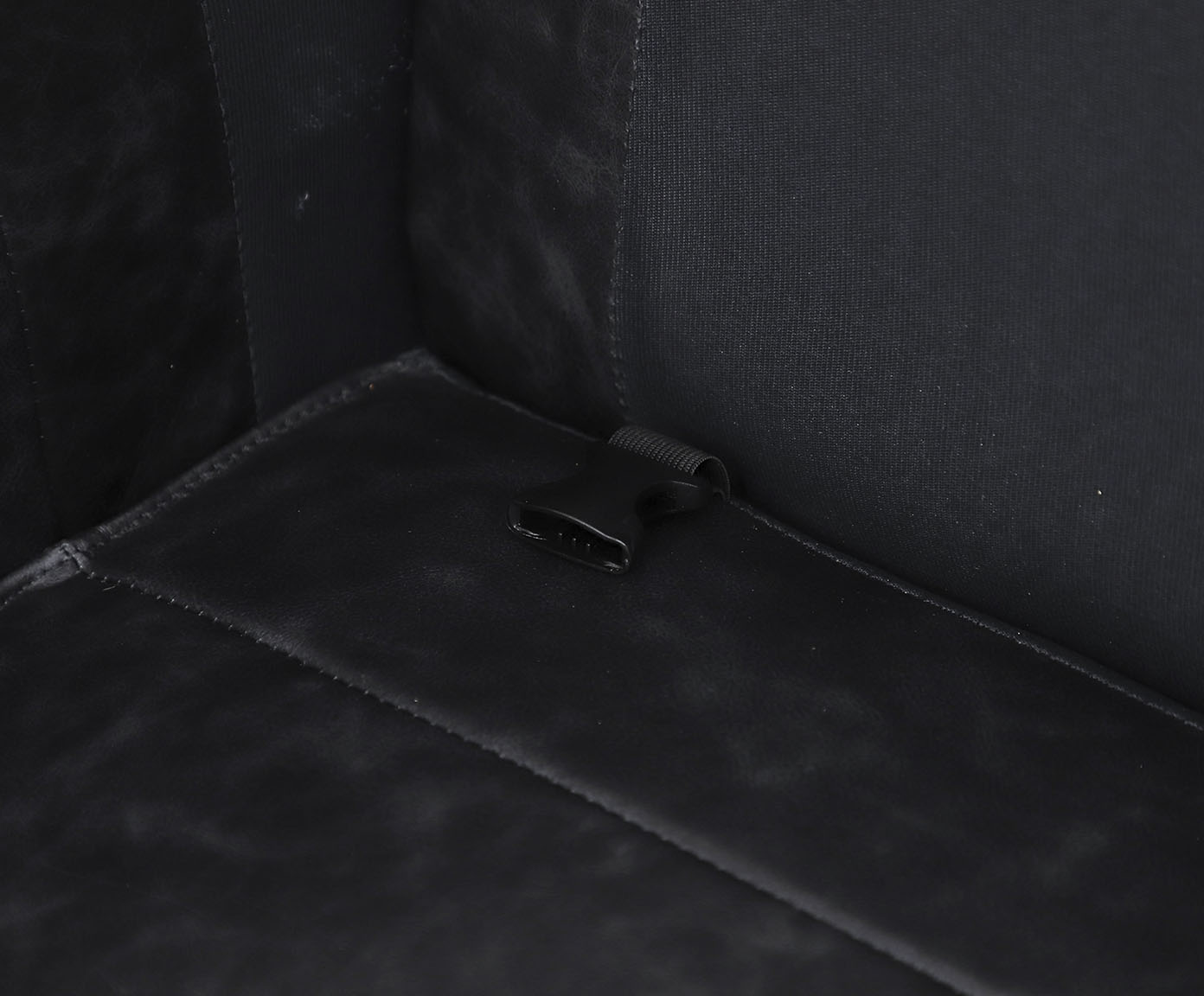 Poltrona em Couro Ettore - Preto image number 6