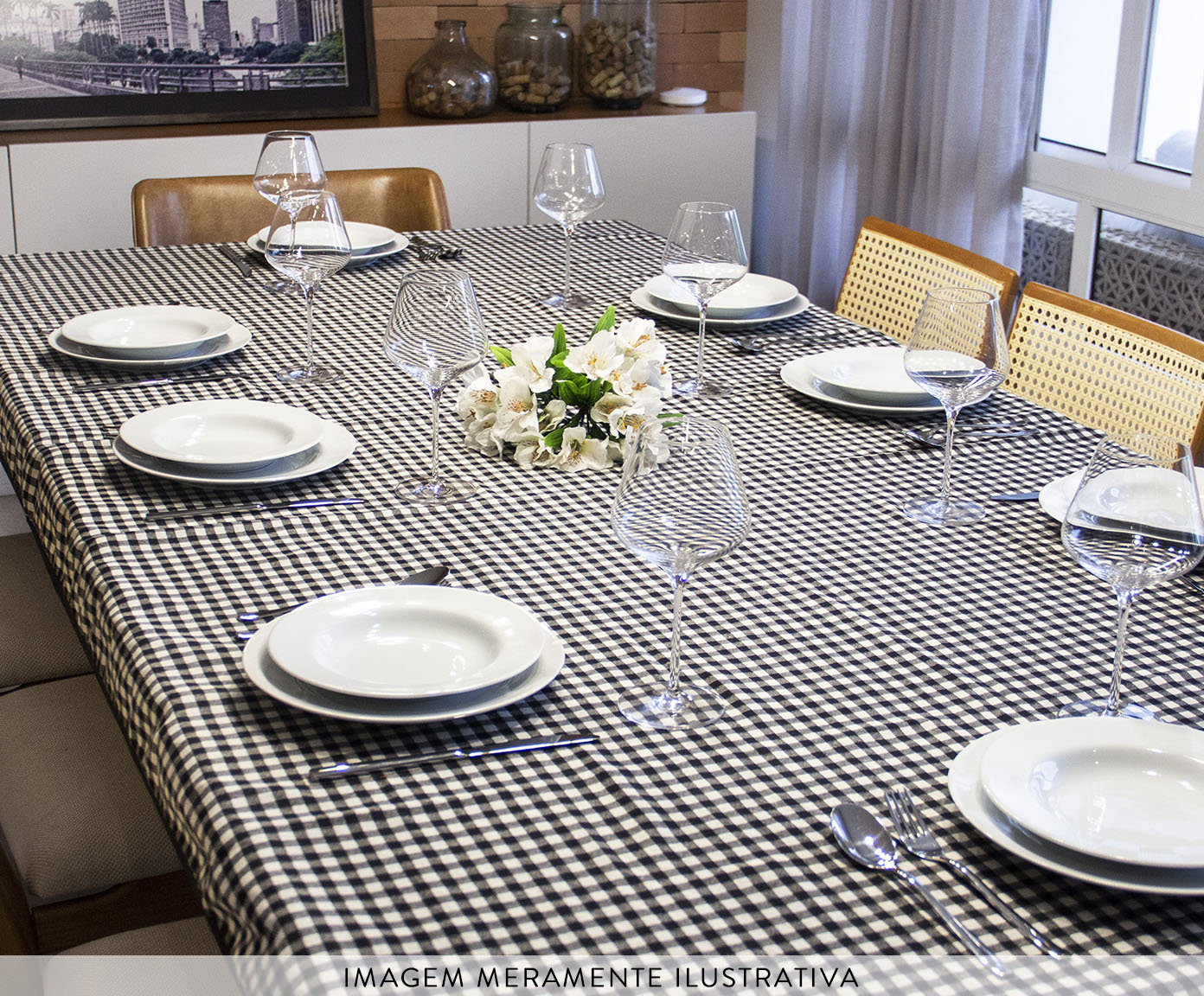 Toalha de Mesa Xadrez Preto e Branco - image 1