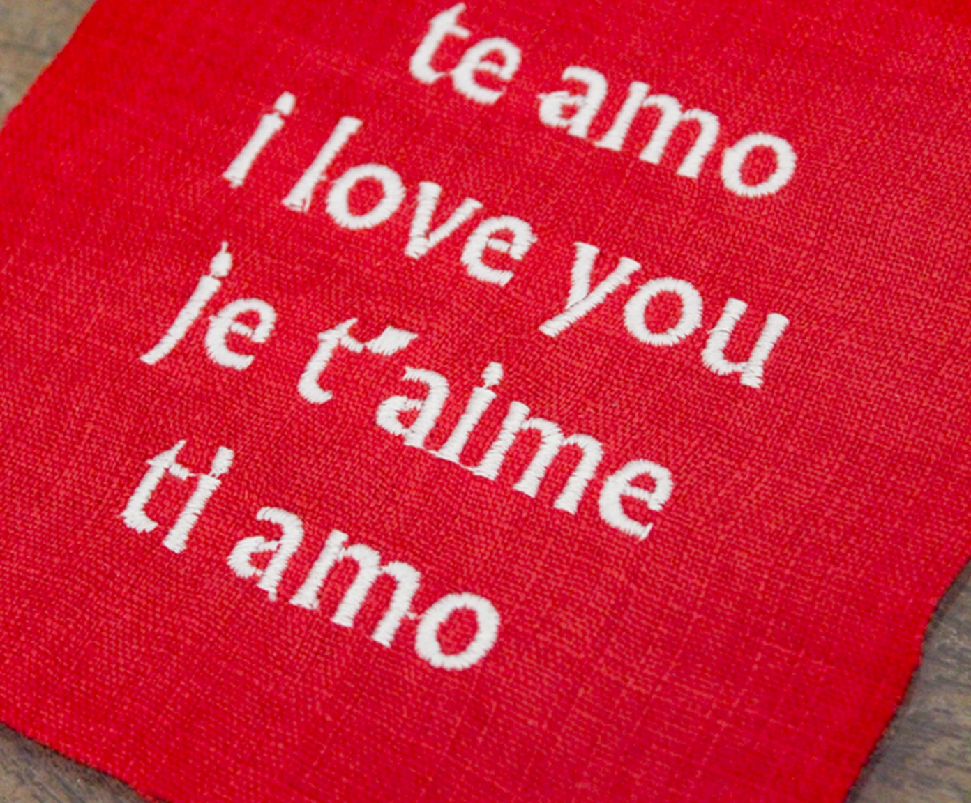 Quadro em Acr&iacute;lico "Te Amo" image number 2