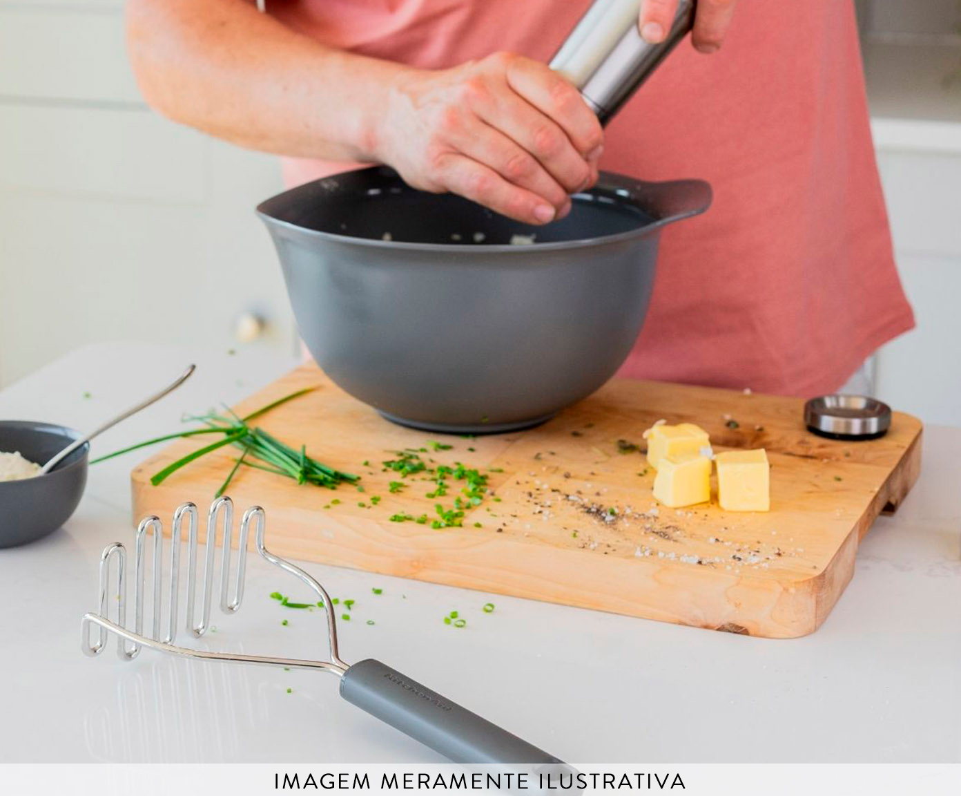 Amassador de Batata Profissional Kitchenaid Cinza image number 2