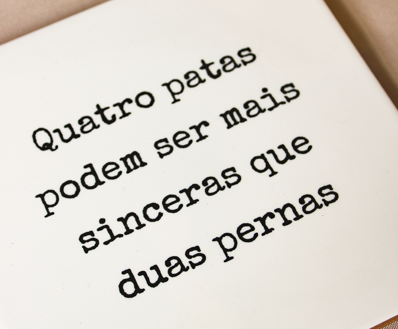 Azulejo Decorativo "Quatro Patas" - image 1